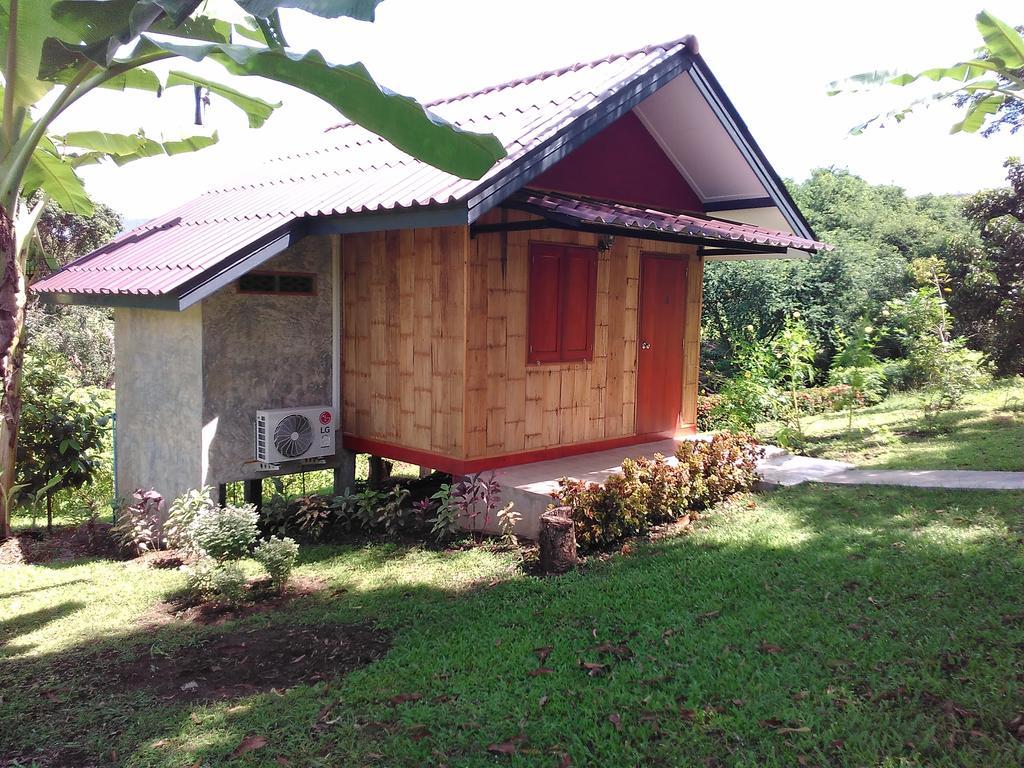 Ban Suan Sukjai Mae Sariang Hotel Exterior photo