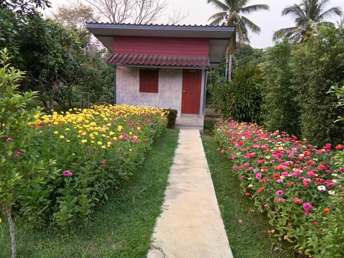 Ban Suan Sukjai Mae Sariang Hotel Exterior photo